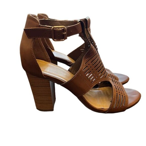 Heart in D Heeled Gladiator Sandals Ankle Buckle Brown 10 - Picture 2 of 9